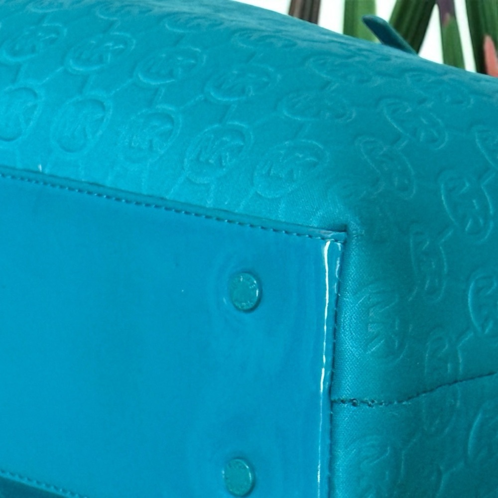 Michael Kors Neoprene Leather Trim Teal Tote Bag! - Picture 5 of 10
